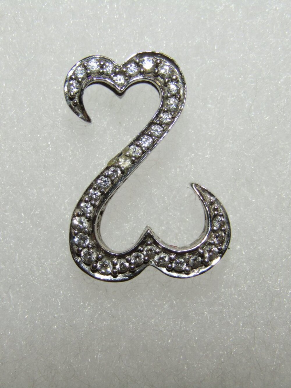 Jane Seymour Open Hearts 14kt White Gold Pendant